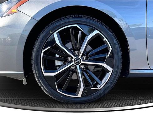 Certified 2024 Nissan Altima 2.5 SR image 31