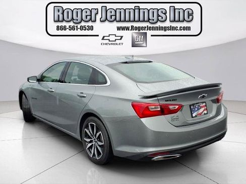Used 2025 Chevrolet Malibu RS FWD image 3