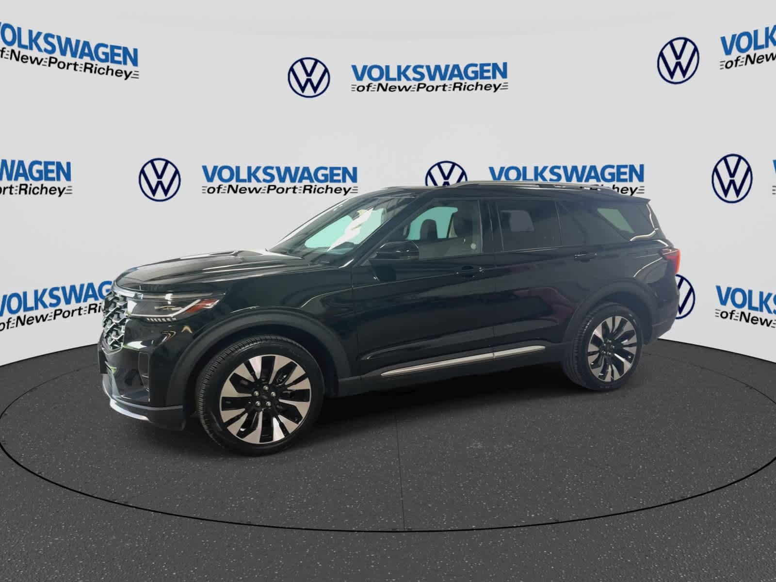 Used 2025 Ford Explorer Platinum w/ LUX Leather Package AWD/4WD image 4