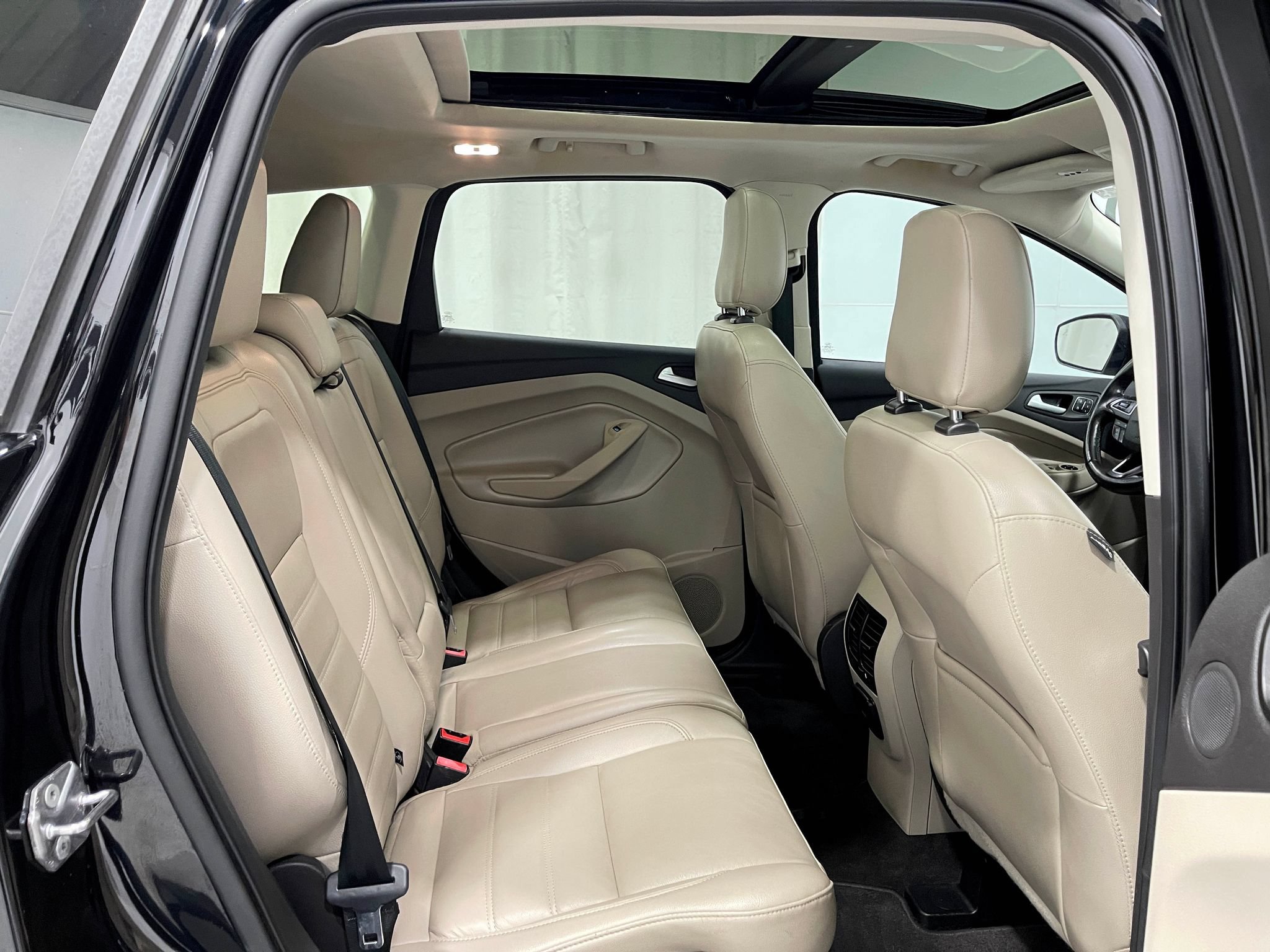 Used 2019 Ford Escape Titanium FWD image 31