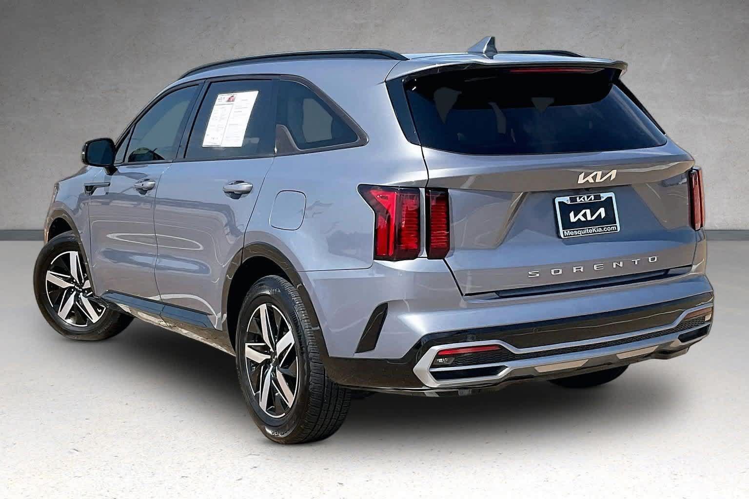Certified 2022 Kia Sorento S w/ Panoramic Sunroof Package FWD image 4
