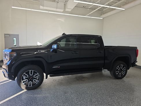 Used 2025 GMC Sierra 1500 AT4 w/ AT4 Premium Package AWD/4WD image 2