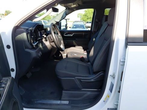 Used 2024 Chevrolet Silverado 2500 LT AWD/4WD image 23