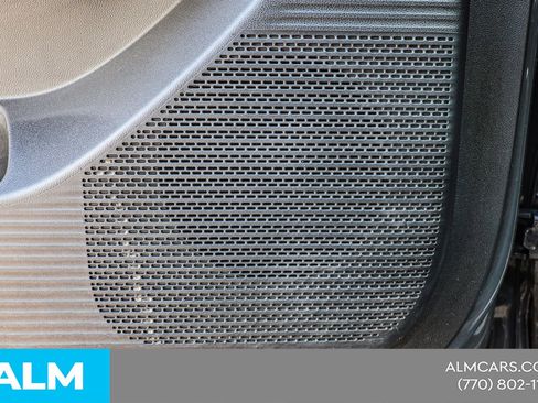 Used 2025 Hyundai Santa Fe SE image 30