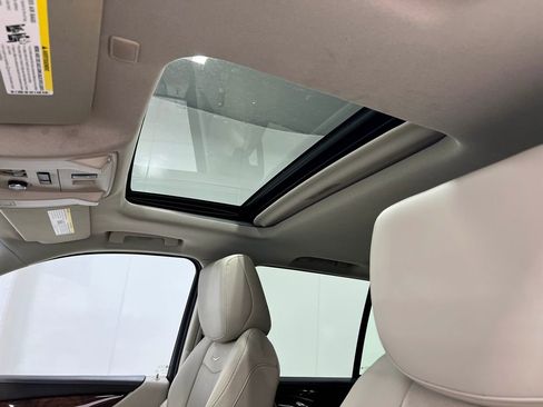 Used 2017 Cadillac Escalade Luxury AWD/4WD image 13