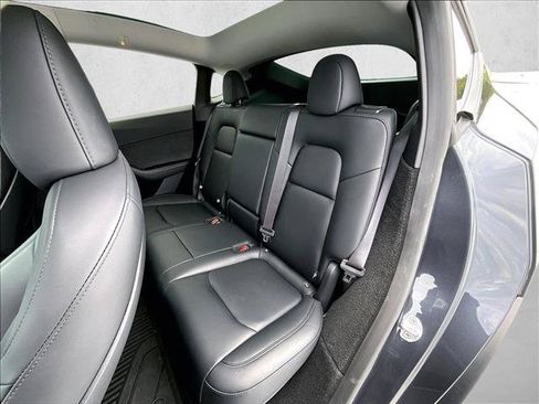 Used 2025 Tesla Model Y Long Range RWD image 27