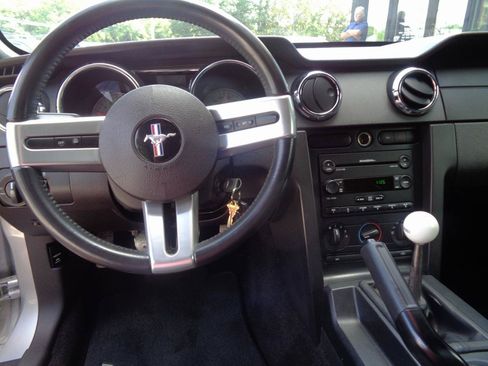 Used 2007 Ford Mustang GT RWD image 13