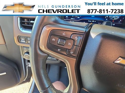Used 2024 Chevrolet Suburban High Country w/ Advanced Technology Package image 35