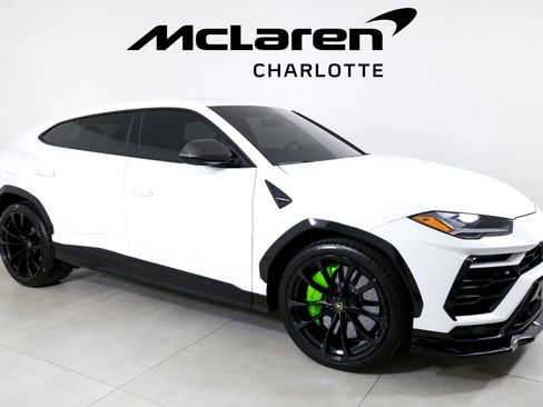 Used 2022 Lamborghini Urus AWD/4WD image 2