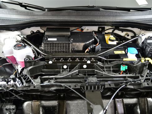 Certified 2025 Audi Q4 e-tron Premium w/ Convenience Package image 16