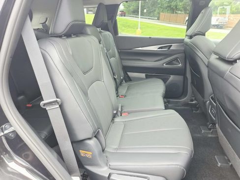 Used 2026 INFINITI QX60 Luxe w/ Cargo Package FWD image 17