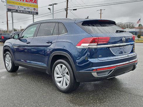 Used 2022 Volkswagen Atlas Cross Sport SE image 4