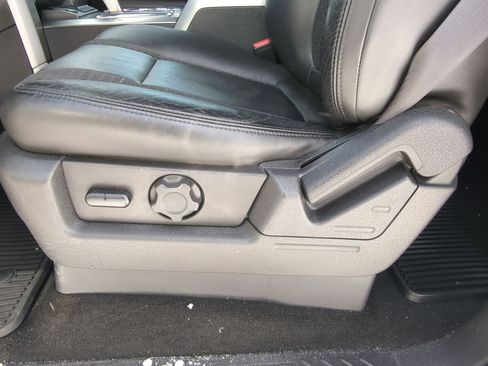 Used 2014 Ford F150 Raptor image 19