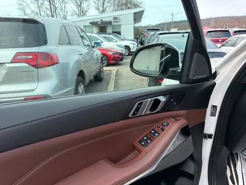Used 2024 BMW X5 xDrive40i w/ M Sport Package image 18