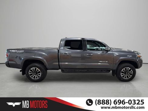 Used 2020 Toyota Tacoma SR5 AWD/4WD image 5
