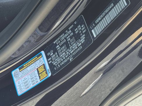 Used 2026 Kia Carnival FWD image 32