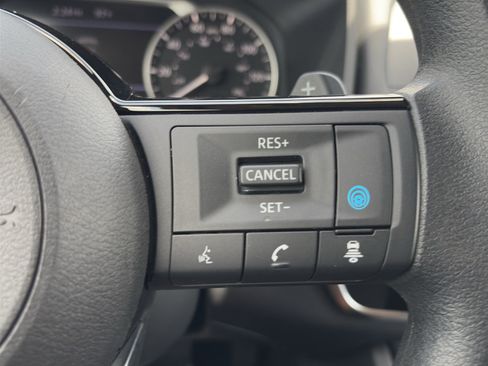 Used 2023 Nissan Rogue SV FWD image 17