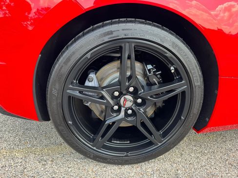 Used 2022 Chevrolet Corvette Stingray Coupe w/ Z51 Performance Package RWD image 15