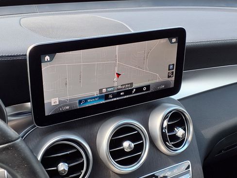 Used 2023 Mercedes-Benz GLC 300 4MATIC Coupe image 5