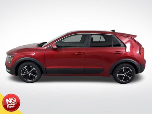 Used 2023 Kia Niro LX image 7