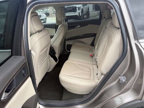 Used 2020 Lincoln Nautilus Reserve image 14