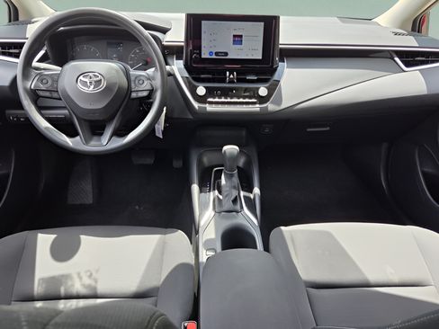 Used 2025 Toyota Corolla LE FWD image 12
