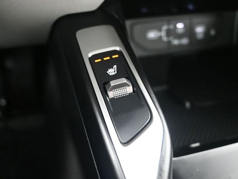 Certified 2025 Kia Sorento EX w/ Panoramic Sunroof Package image 23