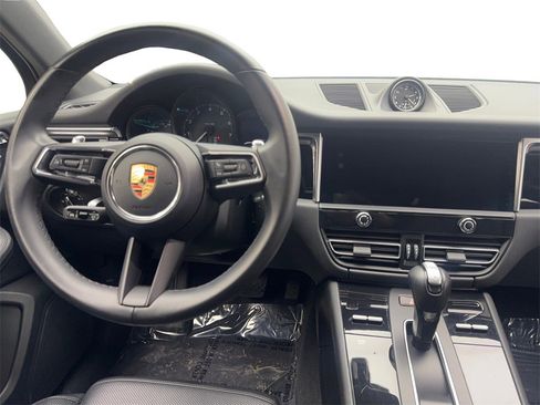 Used 2023 Porsche Macan image 51