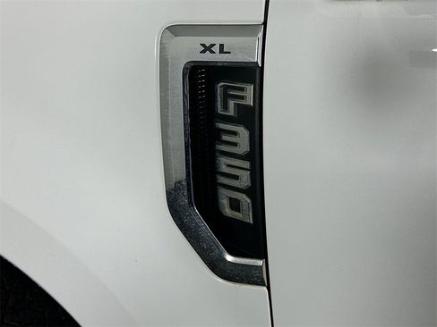 Used 2019 Ford F350 XL w/ Power Equipment Group image 28