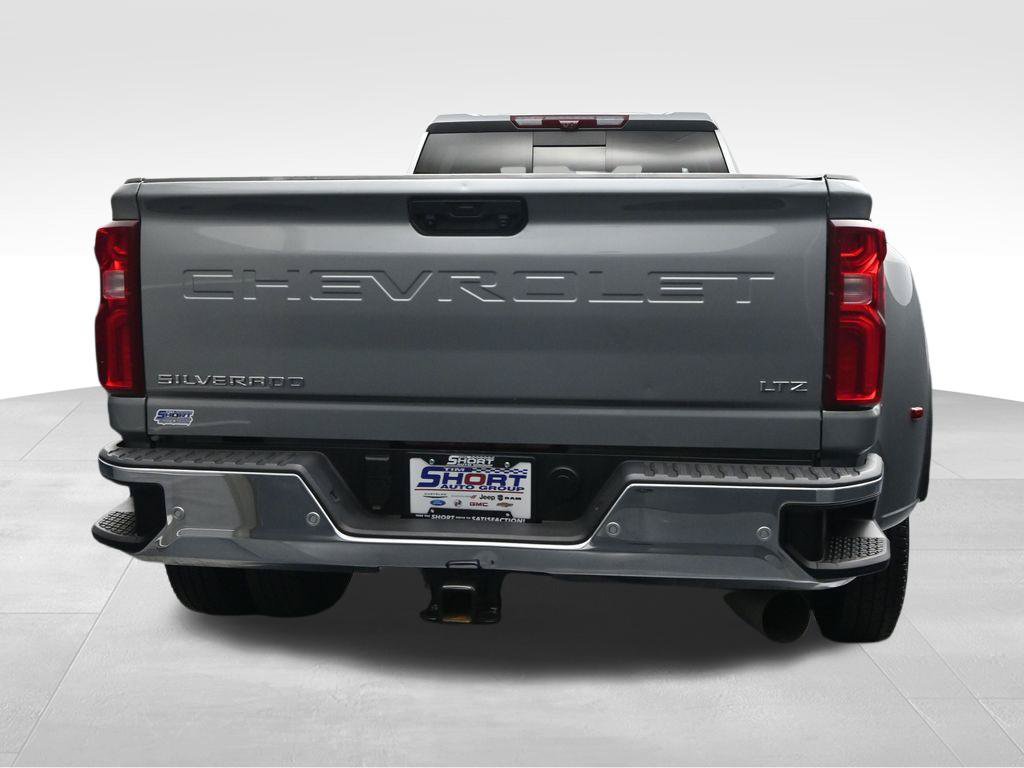 Used 2025 Chevrolet Silverado 3500 LTZ w/ LTZ Plus Package AWD/4WD image 4