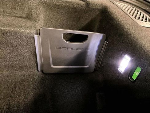 Used 2025 Porsche Macan 4 Electric image 34