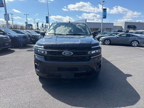 Used 2023 Ford Expedition Limited image 2