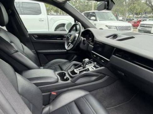 Used 2019 Porsche Cayenne AWD/4WD image 5