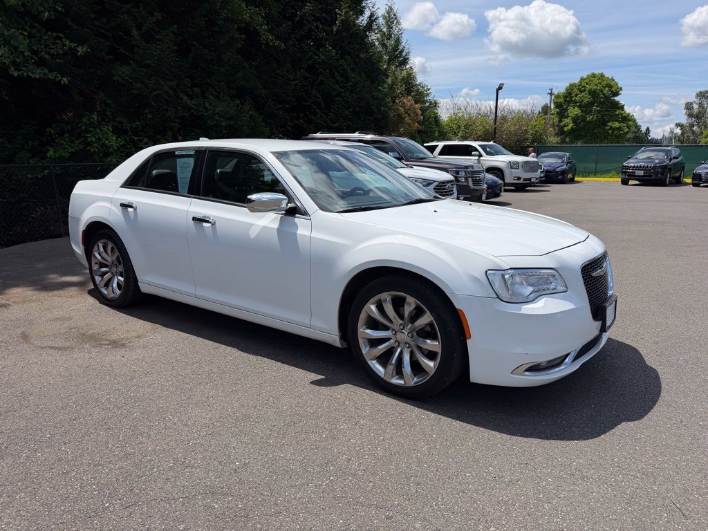 Used 2019 Chrysler 300 Limited RWD image 8