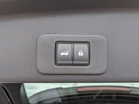 Used 2025 Nissan Murano SV w/ Cargo Package image 17