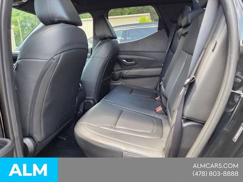 Used 2025 Hyundai Santa Cruz SEL FWD image 4
