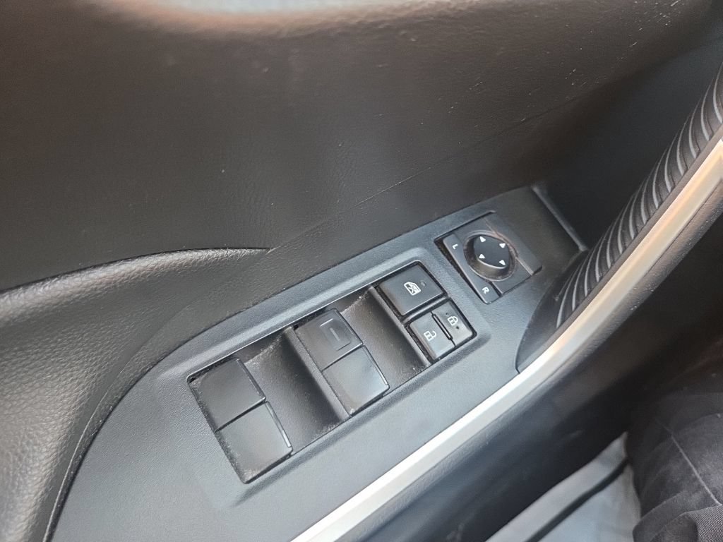 Used 2021 Toyota RAV4 LE w/ Carpet Mat Package (TMS) FWD image 13
