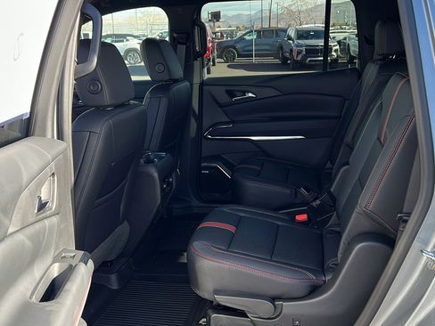 New 2026 Chevrolet Traverse RS image 15
