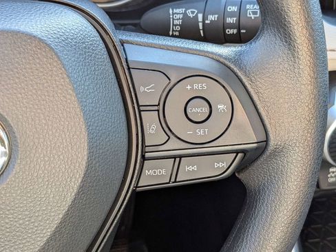 Used 2025 Toyota RAV4 XLE w/ Convenience Package FWD image 28