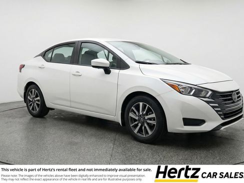 Used 2025 Nissan Versa SV FWD image 1