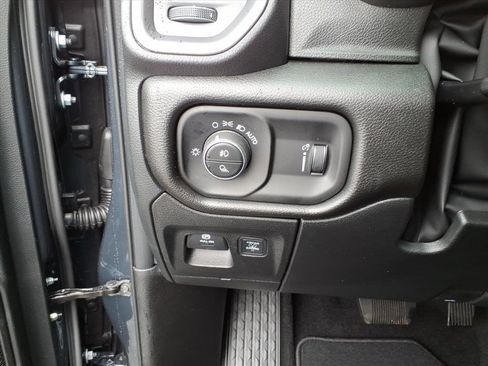 New 2026 RAM 1500 Express image 17