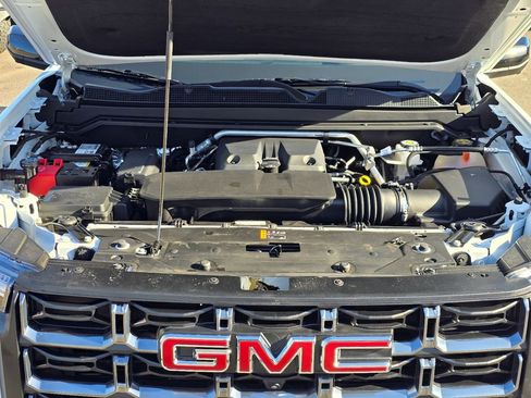 Used 2024 GMC Canyon AT4 w/ AT4 Premium Package image 27