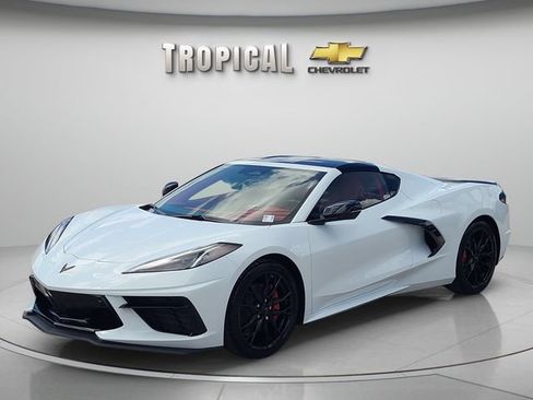 Used 2027 Chevrolet Corvette Stingray Coupe RWD image 1