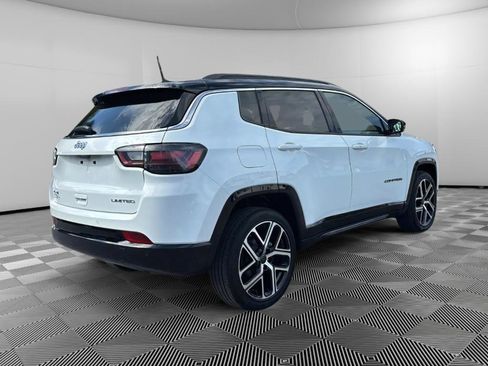 Used 2025 Jeep Compass Limited w/ Elite Group AWD/4WD image 4