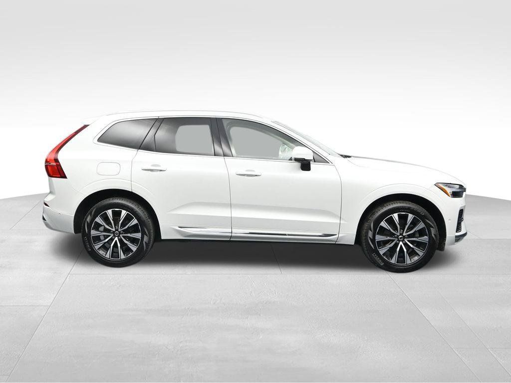 Used 2023 Volvo XC60 B5 Plus FWD image 6