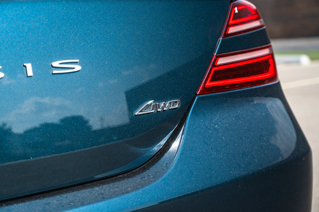 Used 2023 Genesis G70 2.0T AWD/4WD image 16