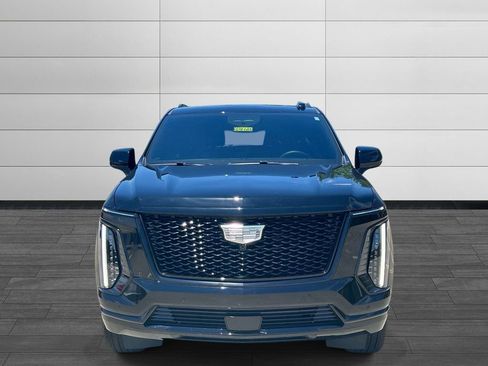 Used 2025 Cadillac Escalade ESV Sport w/ Touring Package AWD/4WD image 8