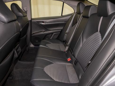 Used 2024 Toyota Camry SE image 7