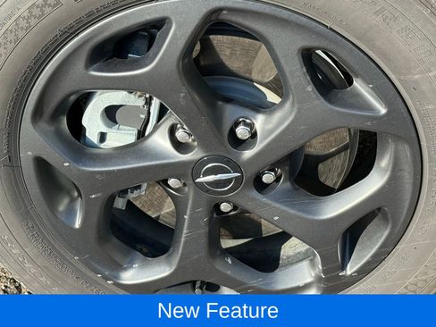 Used 2023 Chrysler Pacifica Touring-L w/ Uconnect Theater Family Group image 11