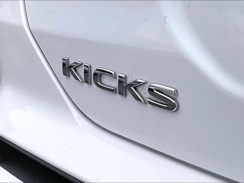 Used 2024 Nissan Kicks S image 9